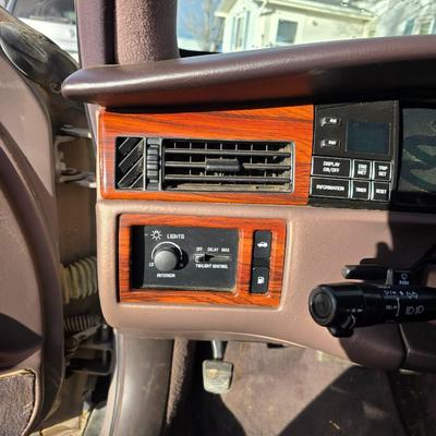 1994 Cadillac 6-person Passenger car - ninth-generation Cadillac DeVille sedan.211817 miles