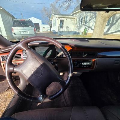 1994 Cadillac 6-person Passenger car - ninth-generation Cadillac DeVille sedan.211817 miles