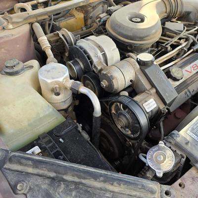 1994 Cadillac 6-person Passenger car - ninth-generation Cadillac DeVille sedan.211817 miles