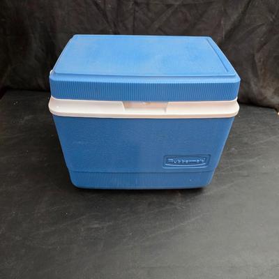 Small Rubbermaid cooler with a Gott water cooler and a thermos
