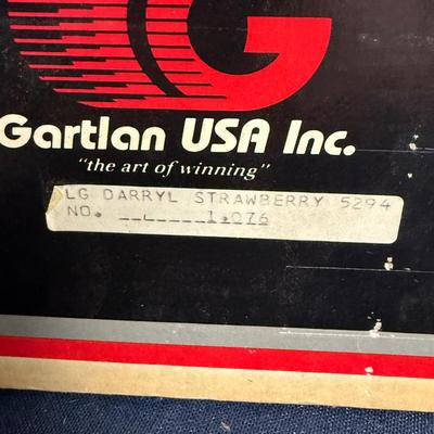 DARRYL STRAWBERRY - Autographed Figurine #1076/2500