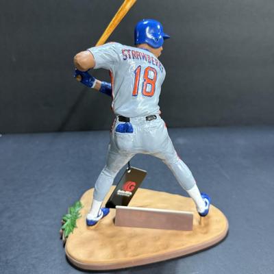 DARRYL STRAWBERRY - Autographed Figurine #1076/2500
