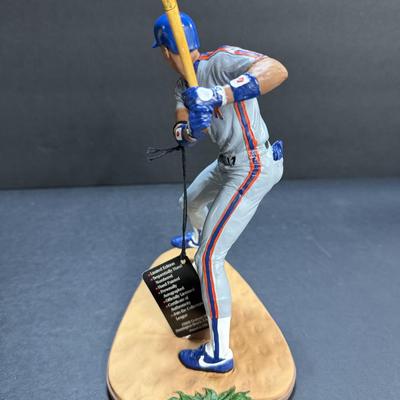 DARRYL STRAWBERRY - Autographed Figurine #1076/2500