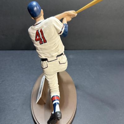 Eddie Matthews Autographed Figurine - #538/1968