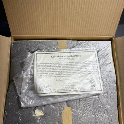 Eddie Matthews Autographed Figurine - #538/1968