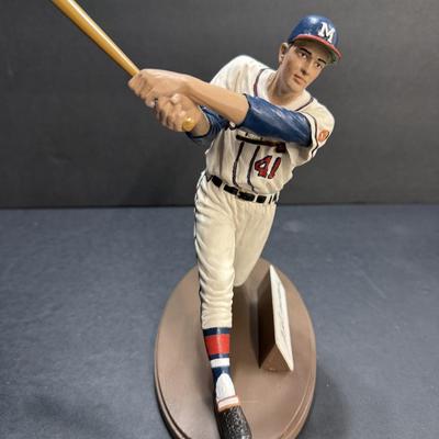 Eddie Matthews Autographed Figurine - #538/1968