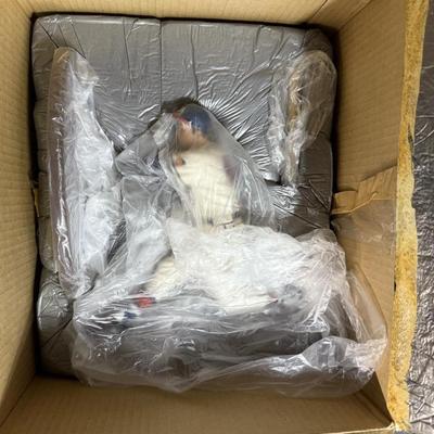 Eddie Matthews Autographed Figurine - #538/1968