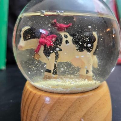 Christmas decor - Ornaments - Santa milking cow - Candle holders - Platters- Tins - Angels and more!