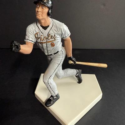 Cal Ripken Figurine - #681 Salvino
