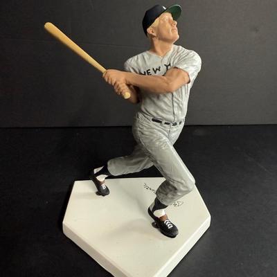 Mickey Manrle Figurine - Salvino #247/2000