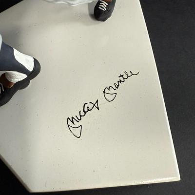 Mickey Manrle Figurine - Salvino #247/2000