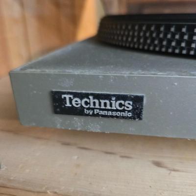 Technics SL-23 belt-drive turntable