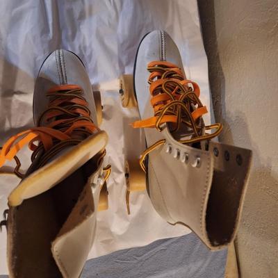 Sale Photo Thumbnail #656: white leather.