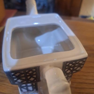 Sale Photo Thumbnail #204: English cottage teapot