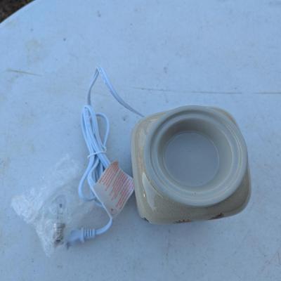 Sale Photo Thumbnail #212: new with bulbs\