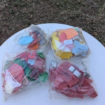 Sale Photo Thumbnail #218: Plastic cookie cutter assortment