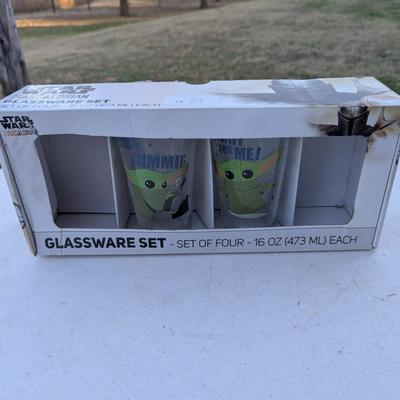 Sale Photo Thumbnail #226: Star wars Mandalorian 19 oz glasses- set of 2