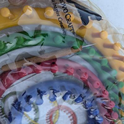 Sale Photo Thumbnail #291: Plastic round loom x4 with hook and bag