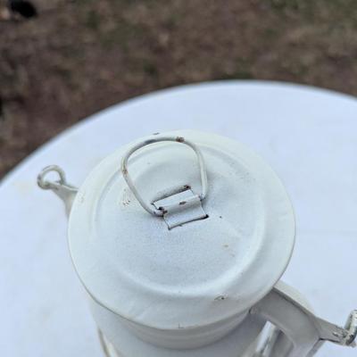 Sale Photo Thumbnail #476: Metal oil lamp