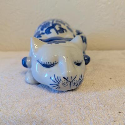 Sale Photo Thumbnail #998: blue and white porcelain sleeping cat