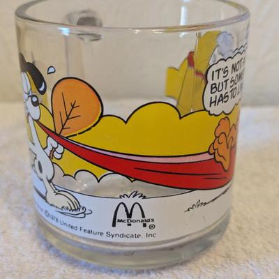Sale Photo Thumbnail #1043: Garfield and Odie glass mug