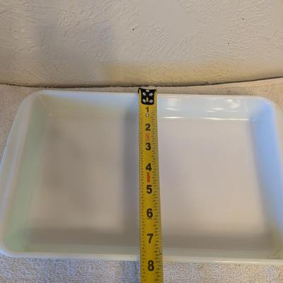 Sale Photo Thumbnail #1079: Pyrex 232  Vintage 2 quart lime green baking dish.