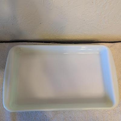 Sale Photo Thumbnail #1070: Pyrex 232  Vintage 2 quart lime green baking dish.