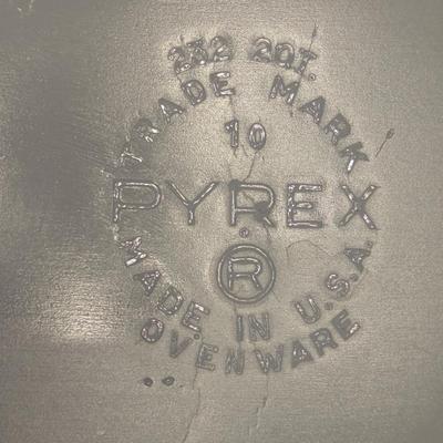 Sale Photo Thumbnail #1081: Pyrex 232  Vintage 2 quart lime green baking dish.