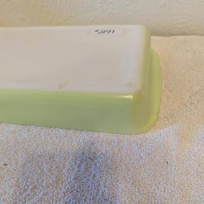 Sale Photo Thumbnail #1072: Pyrex 232  Vintage 2 quart lime green baking dish.