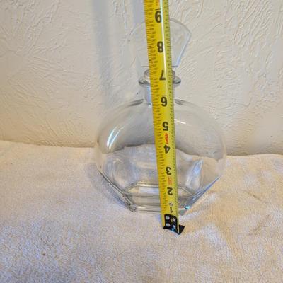 Sale Photo Thumbnail #1090: Clear glass wine decanter