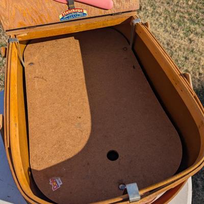 Sale Photo Thumbnail #1108: Picnic basket and accessories