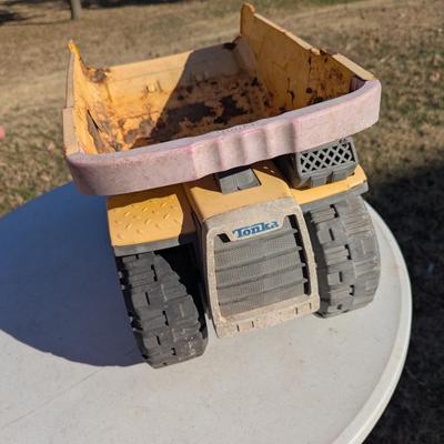 Sale Photo Thumbnail #1116: Tonka dump truck - plastic and metal.