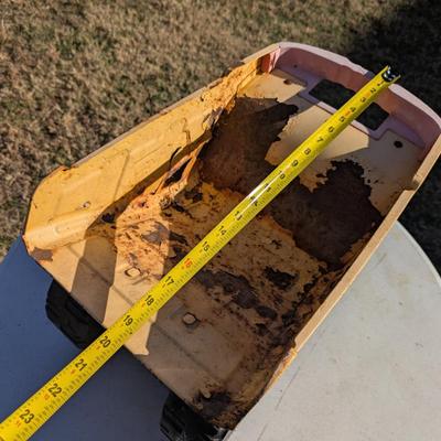 Sale Photo Thumbnail #1119: Tonka dump truck - plastic and metal.