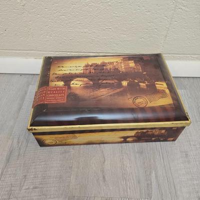 Collection of metal tins - Many with really neat country / farm scenes on them - some vintage