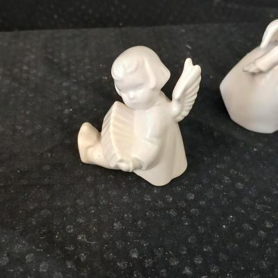 Collection of angels - small tri marked D Buxman - kitting pair marked with an "s"