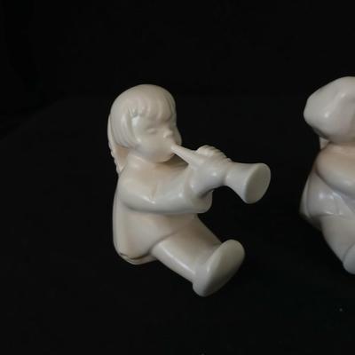 Collection of angels - small tri marked D Buxman - kitting pair marked with an "s"