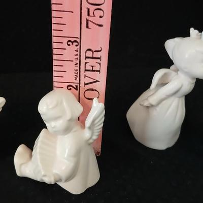 Collection of angels - small tri marked D Buxman - kitting pair marked with an "s"