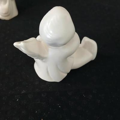 Collection of angels - small tri marked D Buxman - kitting pair marked with an "s"