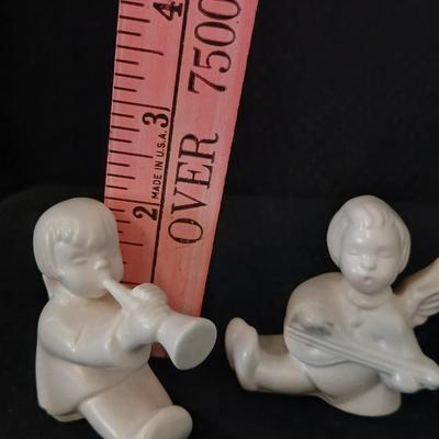 Collection of angels - small tri marked D Buxman - kitting pair marked with an "s"