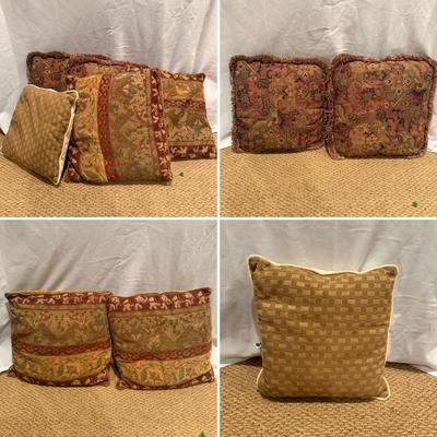 Five Accent Pillows (BLR-MG)