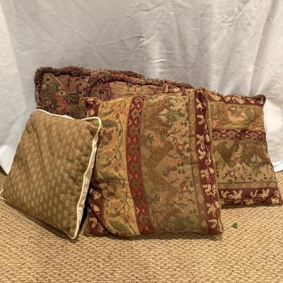 Five Accent Pillows (BLR-MG)