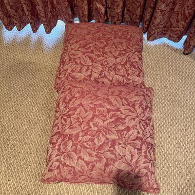 Curtain & Two Matching Pillows (BLR-MG)