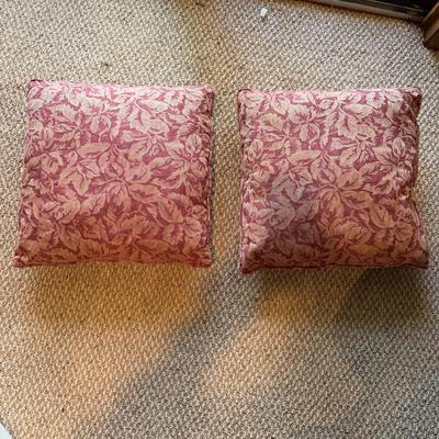 Curtain & Two Matching Pillows (BLR-MG)