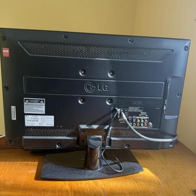 LG 27” TV & Panasonic Blu Ray Player (BGB-MG)