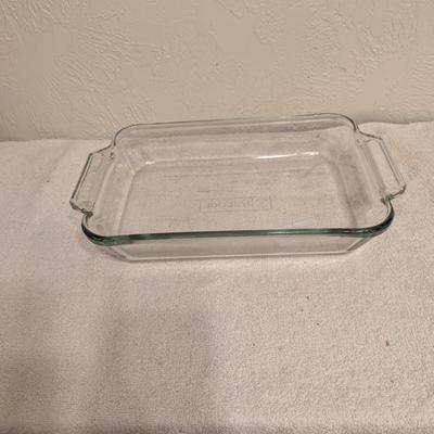 Sale Photo Thumbnail #1137: Anchor Hocking clear baking dish 2 set 8 x 11 x 2.25