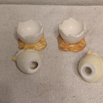 Sale Photo Thumbnail #1143: Ron Gordon Chick in egg salt and pepper shakers