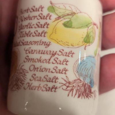 Sale Photo Thumbnail #1170: Avon country salt and pepper shakers