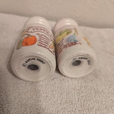 Sale Photo Thumbnail #1165: Avon country salt and pepper shakers