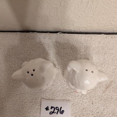 Sale Photo Thumbnail #1232: vintage white kittens salt and pepper shakers with red hearts- MSM