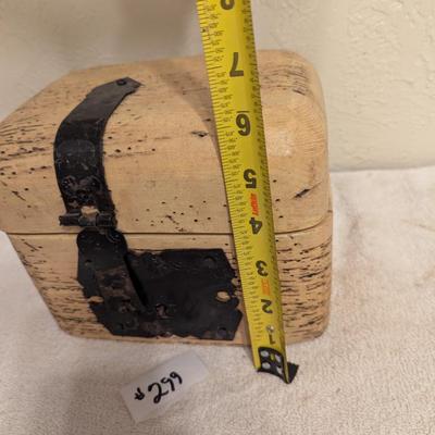 Sale Photo Thumbnail #1255: small wooden trinket box